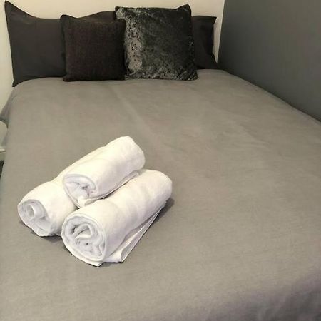 Simple And Sweet, Flat On Lewis Street - 1 Br Apartment Stoke-on-Trent Ngoại thất bức ảnh