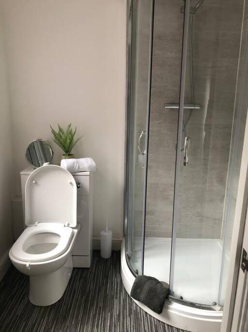 Simple And Sweet, Flat On Lewis Street - 1 Br Apartment Stoke-on-Trent Ngoại thất bức ảnh